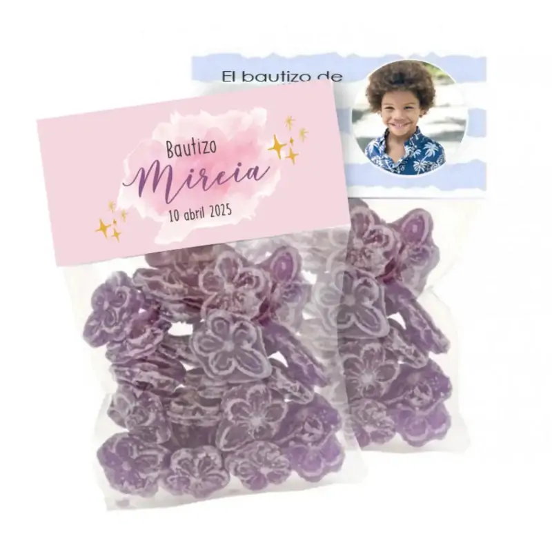 Caramelos violetas en bolsita personalizada bautizo