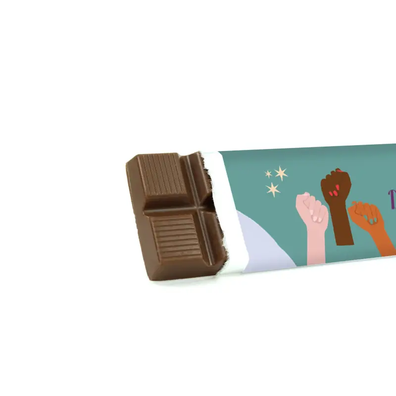 Tableta de Chocolate con Envoltorio Personalizado para el Día de la Mujer 8M de cerca