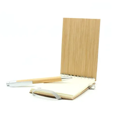 Bloc de Notas y Bolígrafo de Bambú Personalizado para Boda tumbado