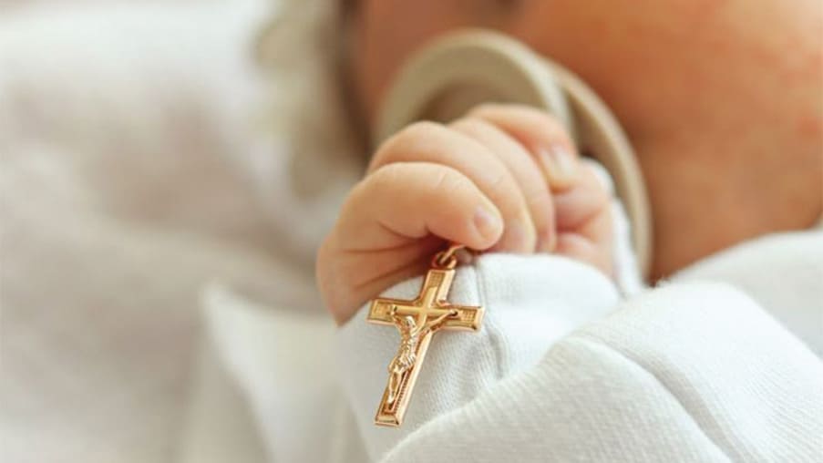 a que edad se bautiza un bebe interior 1