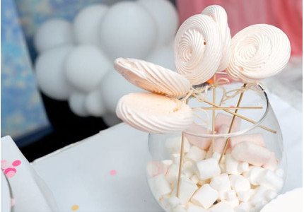 Todo lo que necesitas saber para la decoración de tu bautizo: ideas, en casa, niños, niñas, globos, mesa dulce y más