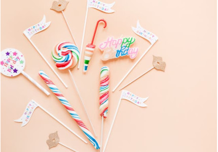 Toppers para decorar las mesas dulces